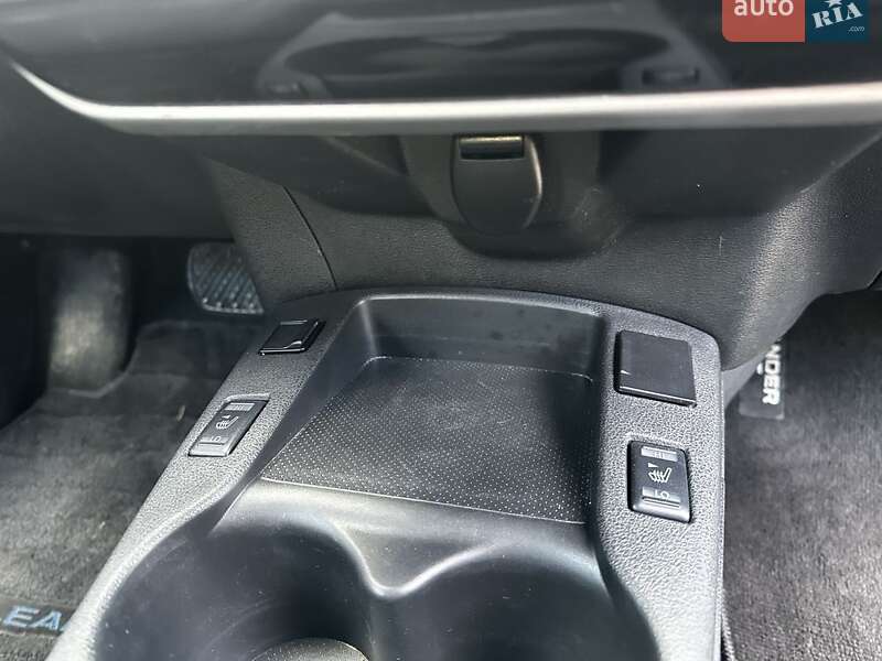 Хэтчбек Nissan Leaf 2014 в Львове