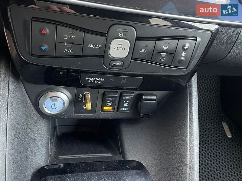 Хэтчбек Nissan Leaf 2019 в Калуше