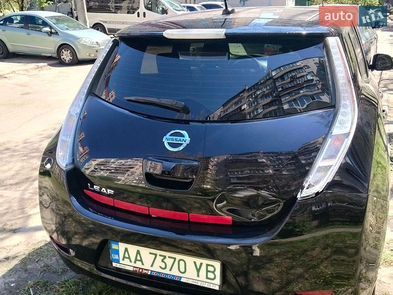 Хэтчбек Nissan Leaf 2016 в Киеве