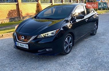 Хэтчбек Nissan Leaf 2022 в Днепре