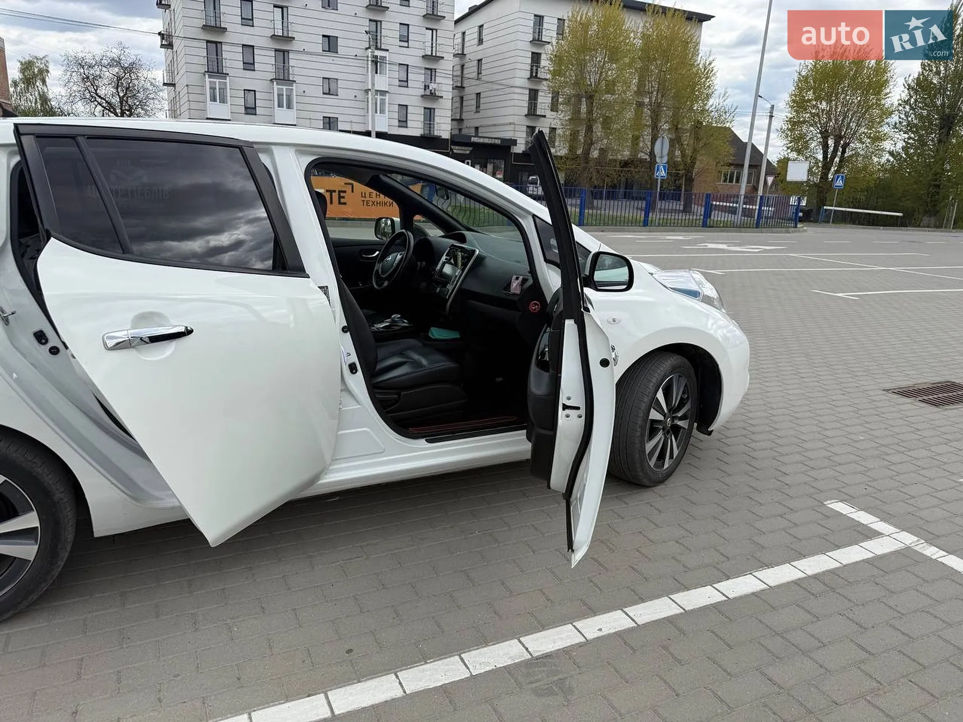2017 Nissan Leaf - мініатюра 9