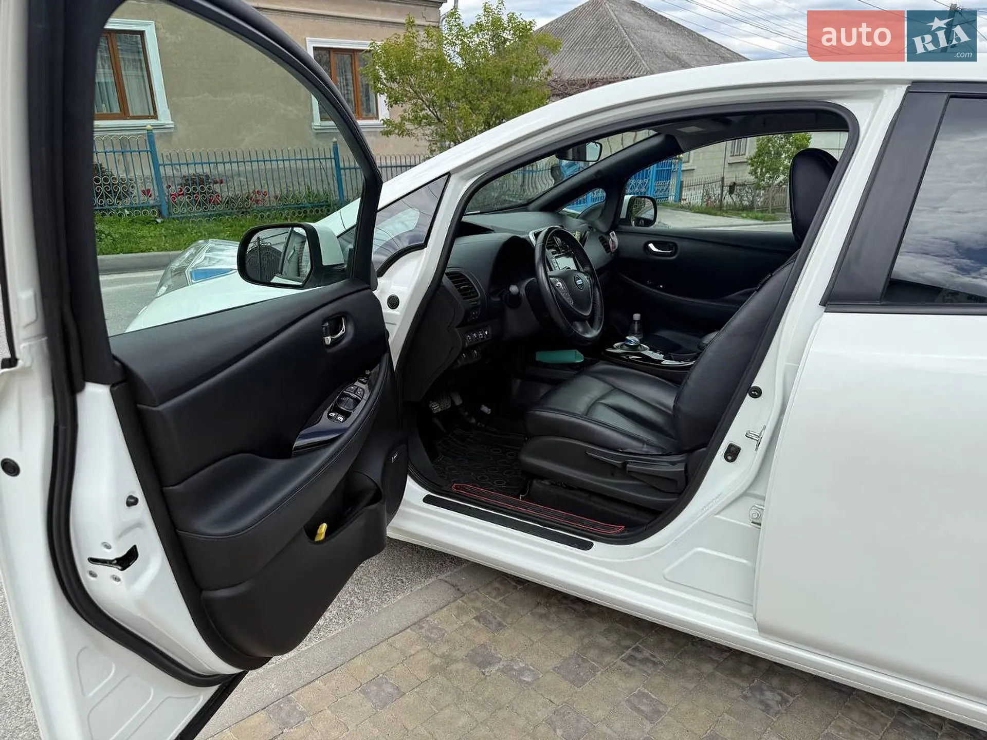 2017 Nissan Leaf - мініатюра 10