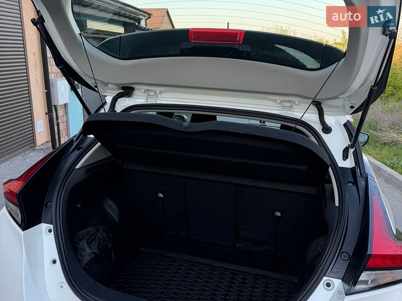 Хетчбек Nissan Leaf 2020 в Кам'янець-Подільському