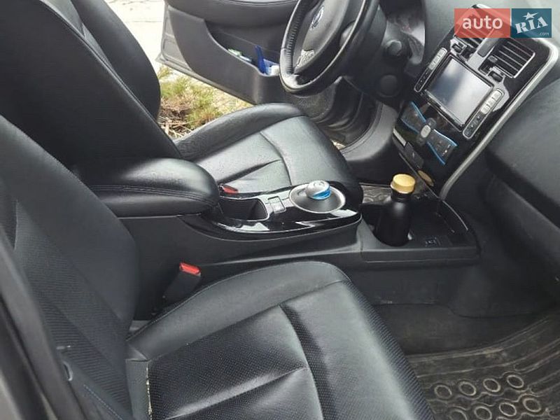 Хэтчбек Nissan Leaf 2014 в Умани