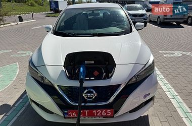 Хэтчбек Nissan Leaf 2019 в Солотвине