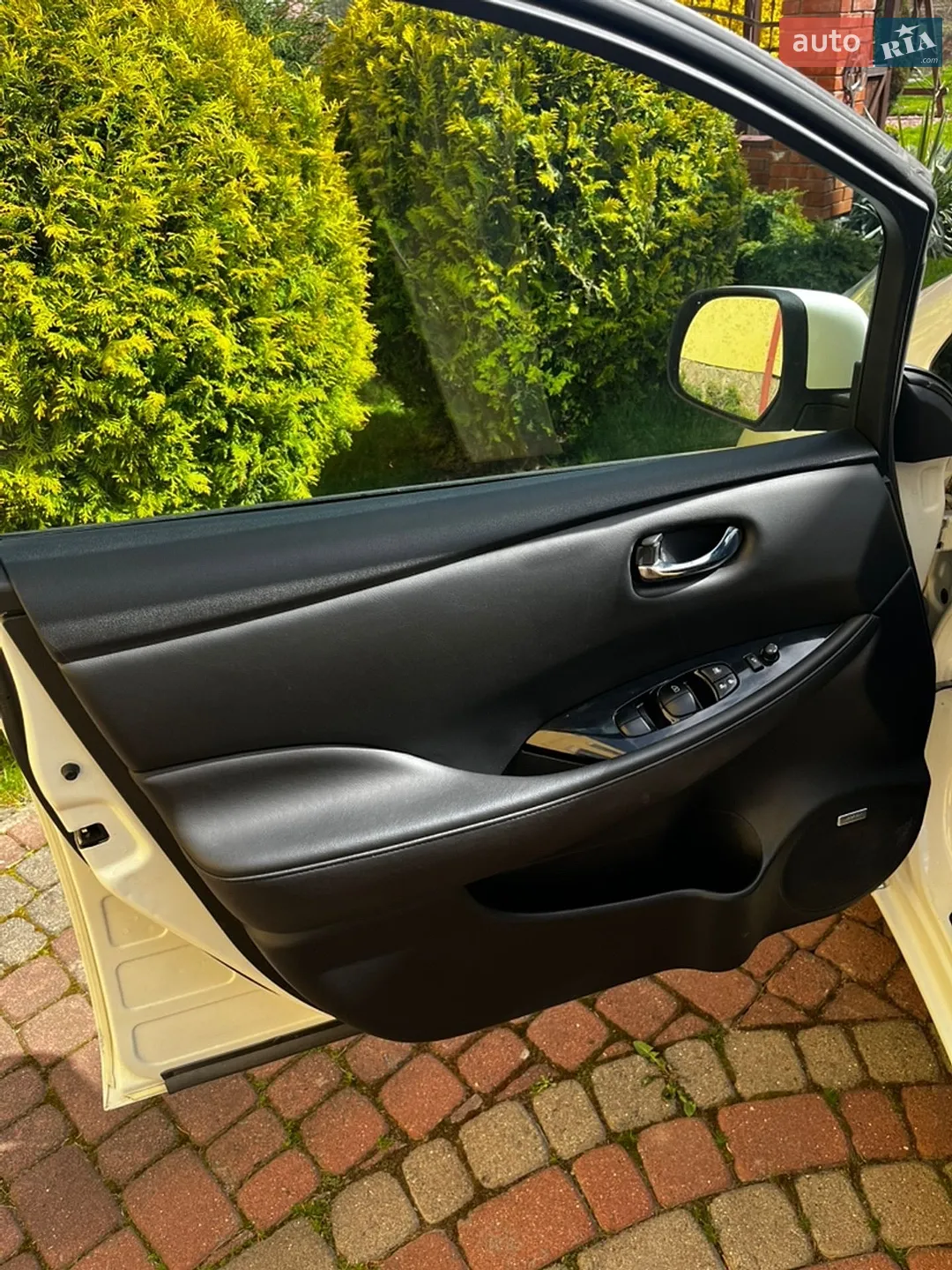 2014 Nissan Leaf - мініатюра 17