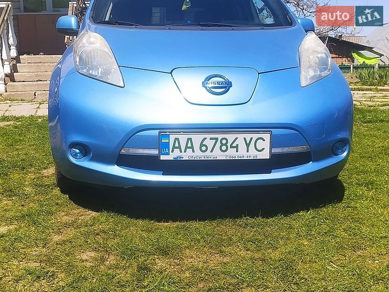 Хетчбек Nissan Leaf 2013 в Києві