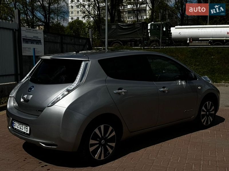 Хетчбек Nissan Leaf 2014 в Полтаві
