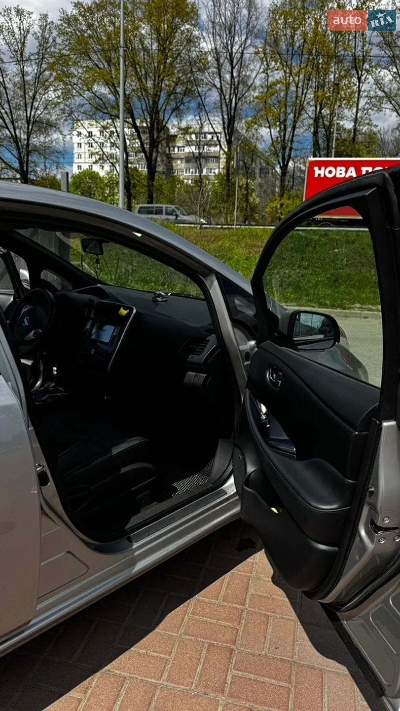 2014 Nissan Leaf - мініатюра 10