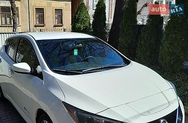 Хэтчбек Nissan Leaf 2019 в Черновцах