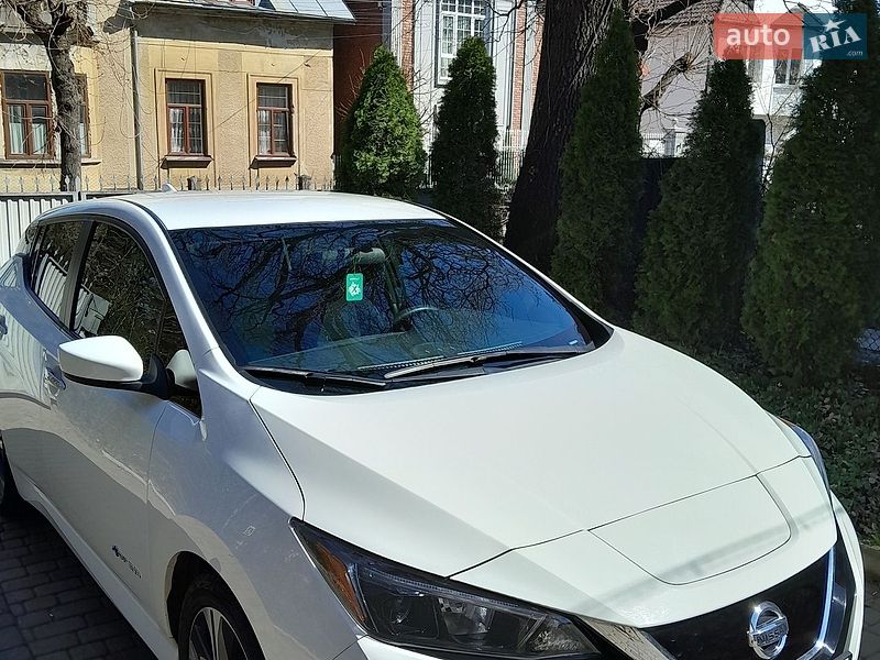Хэтчбек Nissan Leaf 2019 в Черновцах
