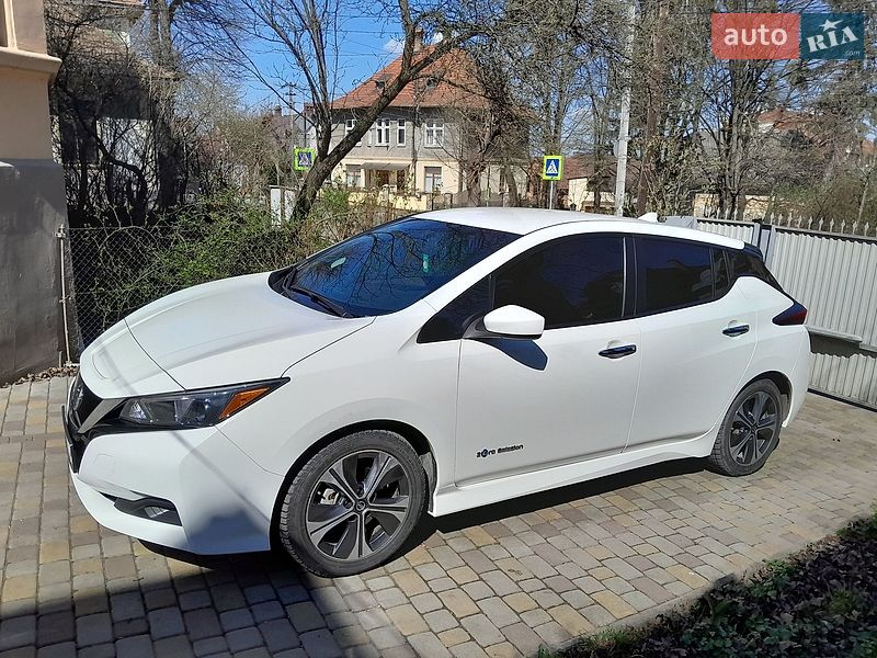 Хэтчбек Nissan Leaf 2019 в Черновцах