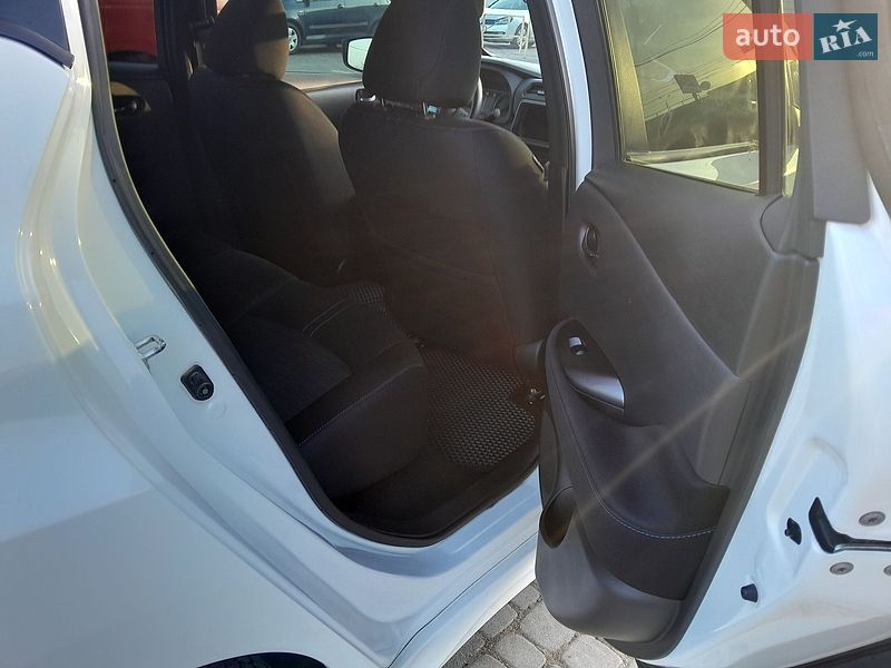 Хэтчбек Nissan Leaf 2019 в Черновцах