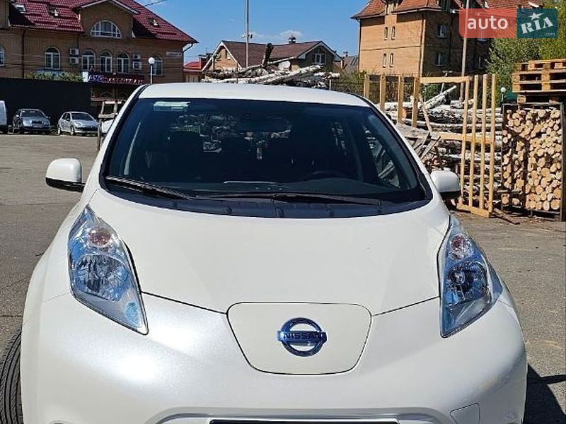 Хэтчбек Nissan Leaf 2017 в Киеве