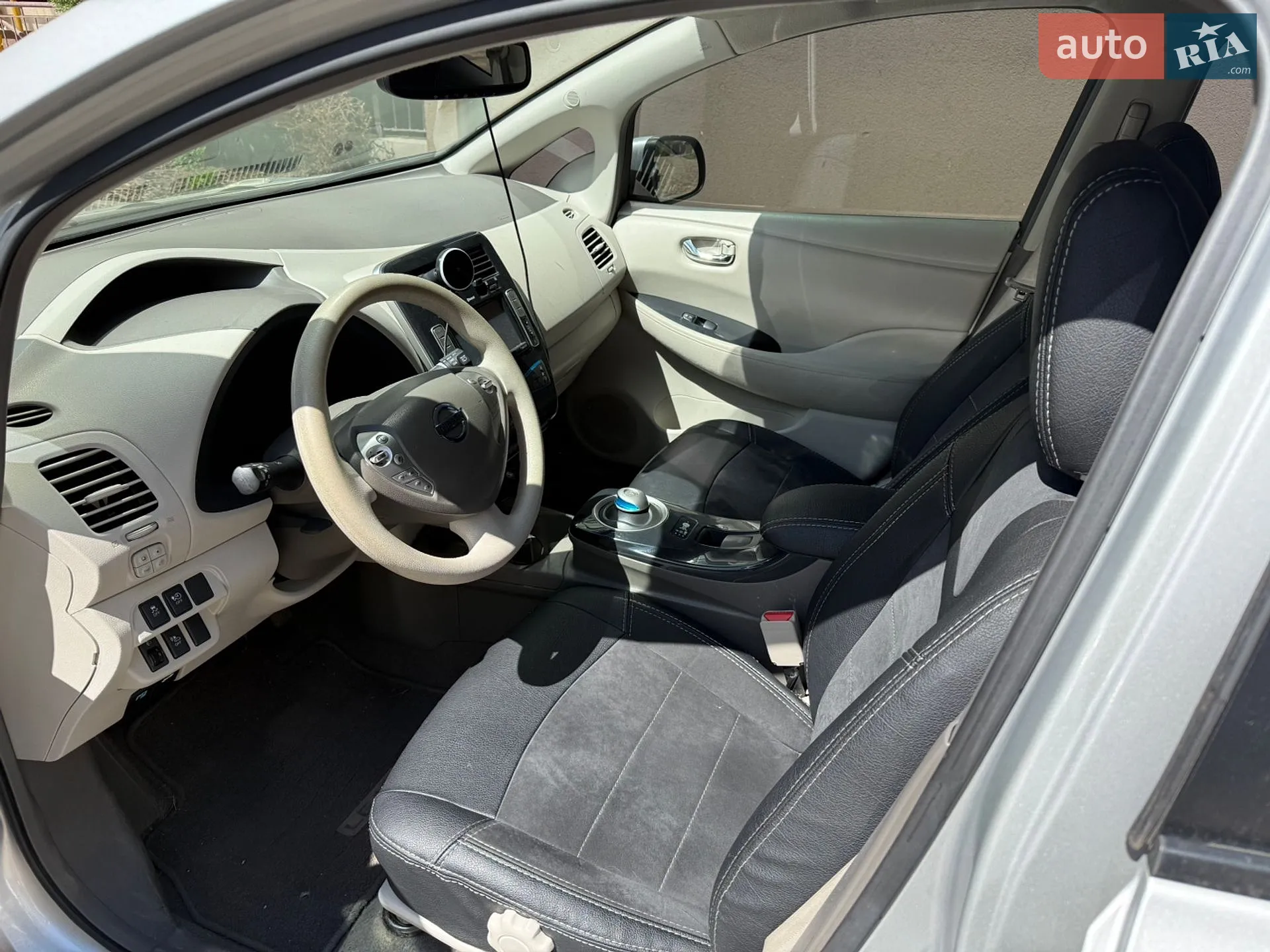 2011 Nissan Leaf - мініатюра 18