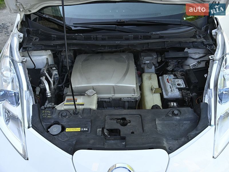 Хэтчбек Nissan Leaf 2016 в Бердичеве
