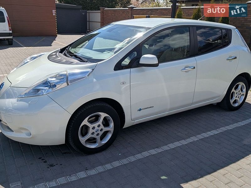 Хэтчбек Nissan Leaf 2012 в Виннице