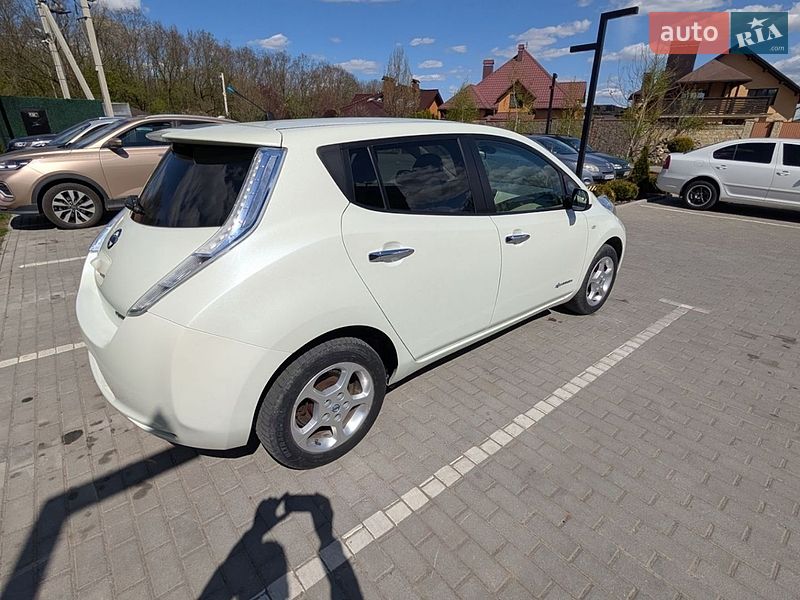Хэтчбек Nissan Leaf 2012 в Виннице
