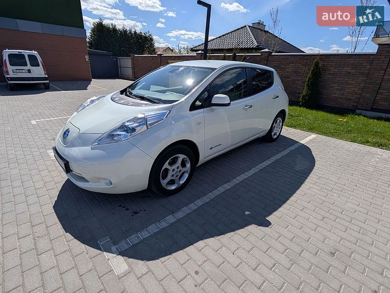 Хэтчбек Nissan Leaf 2012 в Виннице