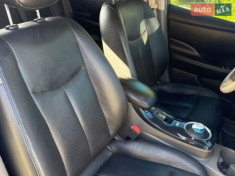 Хэтчбек Nissan Leaf 2012 в Хмельницком
