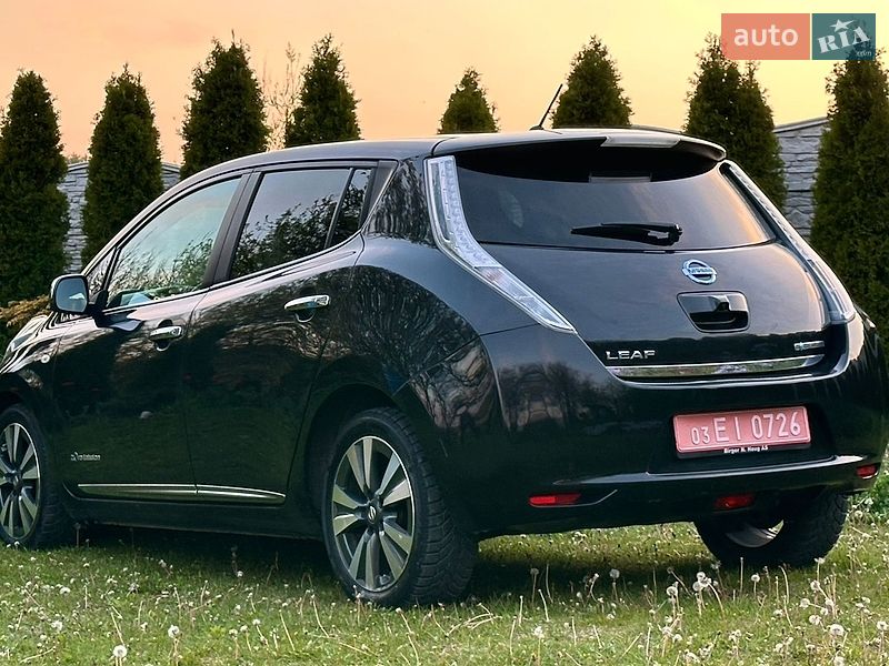Хэтчбек Nissan Leaf 2016 в Днепре