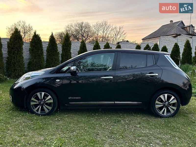 Хэтчбек Nissan Leaf 2016 в Днепре
