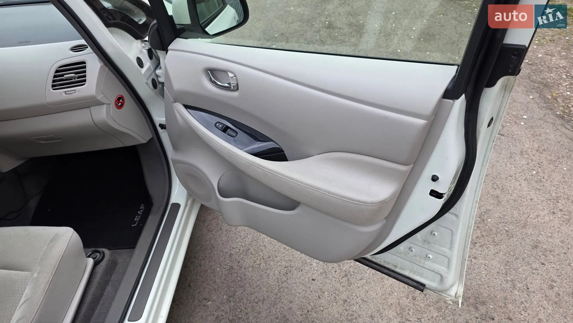 2011 Nissan Leaf - мініатюра 23