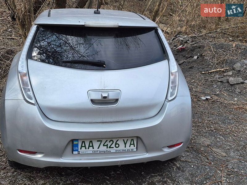 Хэтчбек Nissan Leaf 2014 в Киеве