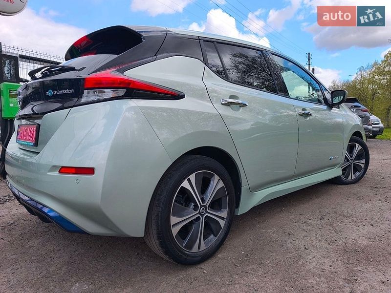 Хетчбек Nissan Leaf 2018 в Луцьку