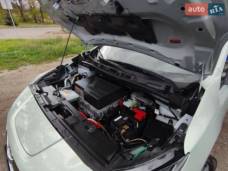 Хетчбек Nissan Leaf 2018 в Луцьку