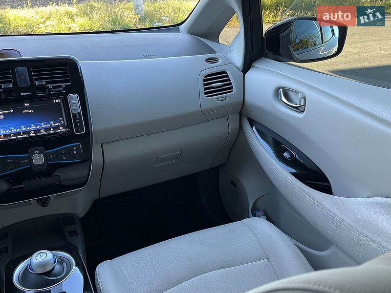 Хэтчбек Nissan Leaf 2016 в Одессе фото 42 Хэтчбек Nissan Leaf 2016 в Одессе