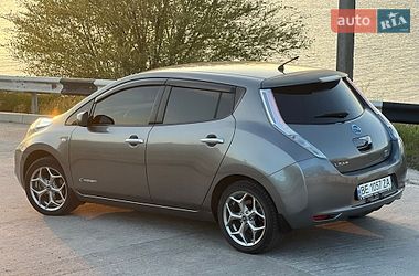 Хэтчбек Nissan Leaf 2014 в Николаеве