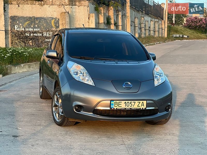 Хэтчбек Nissan Leaf 2014 в Николаеве