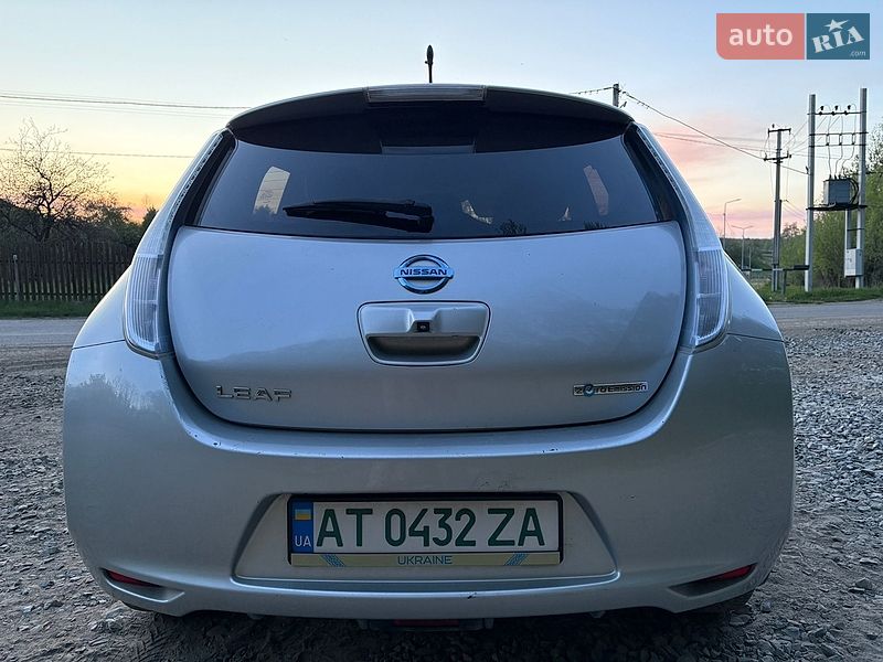 Хэтчбек Nissan Leaf 2012 в Ивано-Франковске