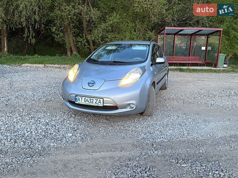 Хэтчбек Nissan Leaf 2012 в Ивано-Франковске