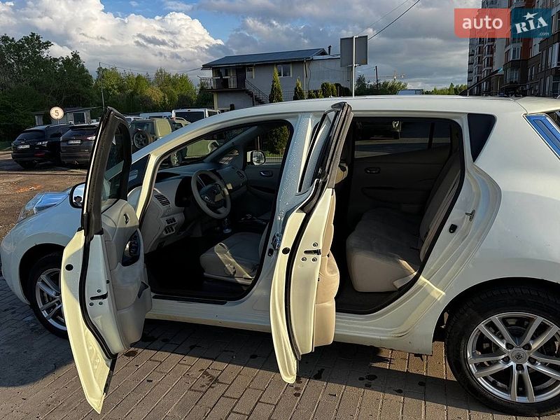 Хетчбек Nissan Leaf 2011 в Львові
