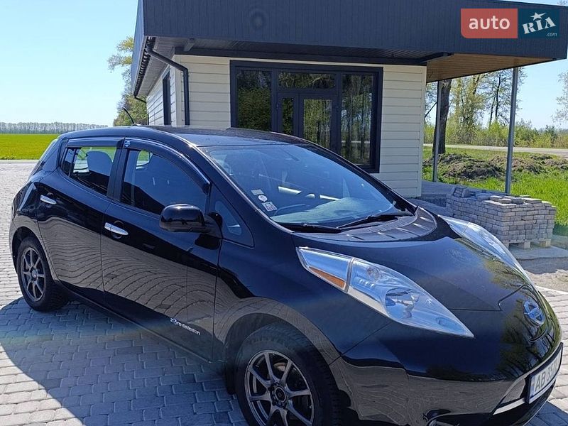 Хэтчбек Nissan Leaf 2013 в Гнивани