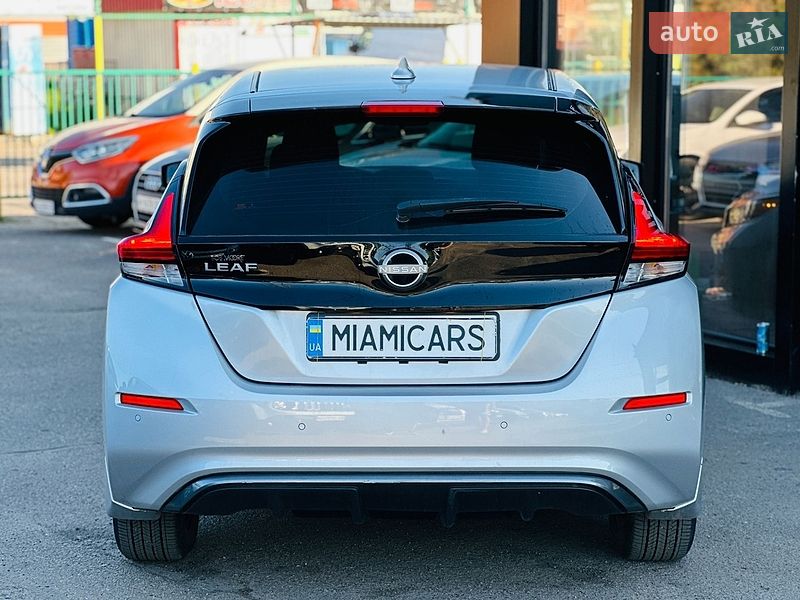 Хэтчбек Nissan Leaf 2024 в Харькове