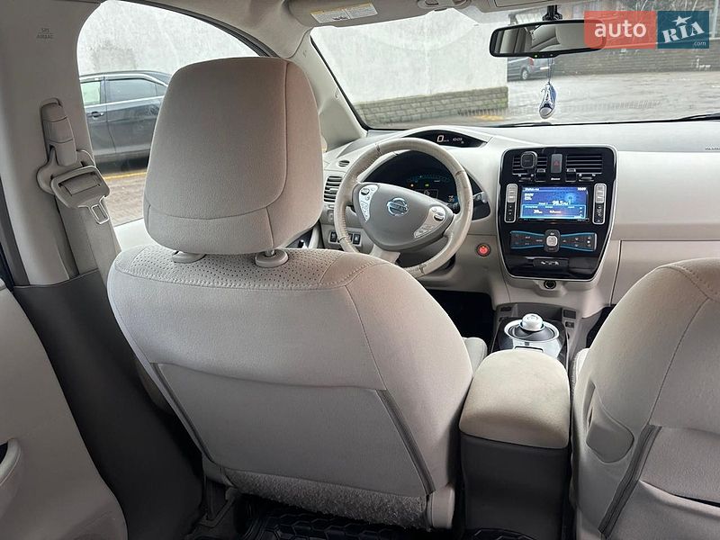 Хэтчбек Nissan Leaf 2013 в Киеве