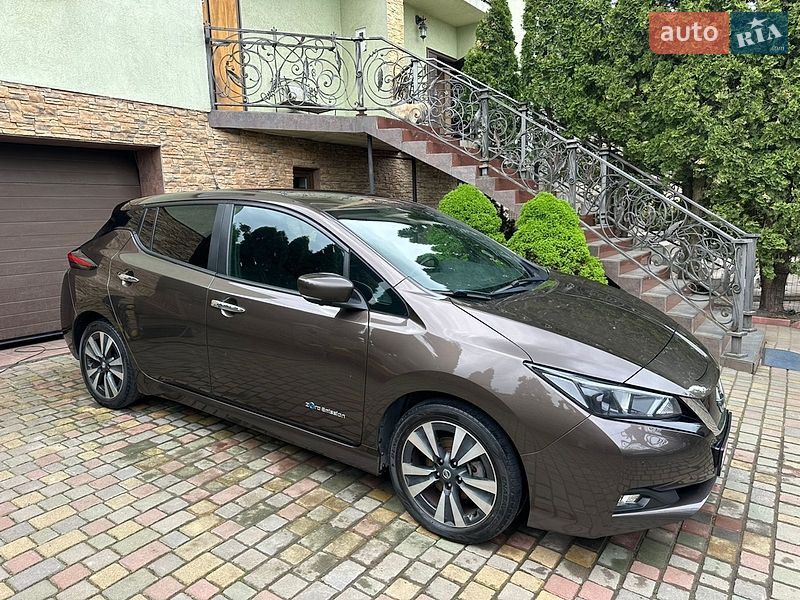 Хэтчбек Nissan Leaf 2018 в Черновцах