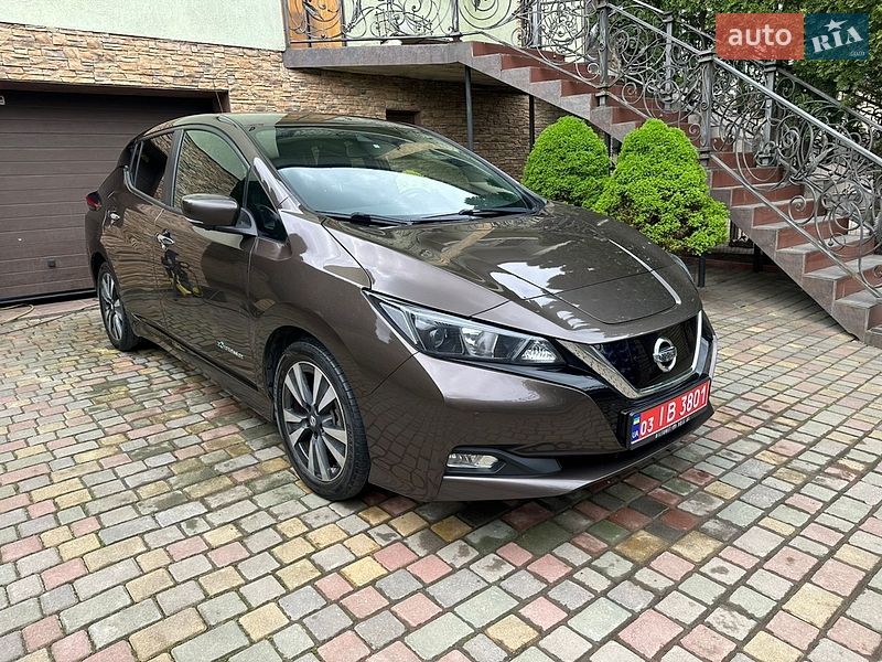 Хэтчбек Nissan Leaf 2018 в Черновцах