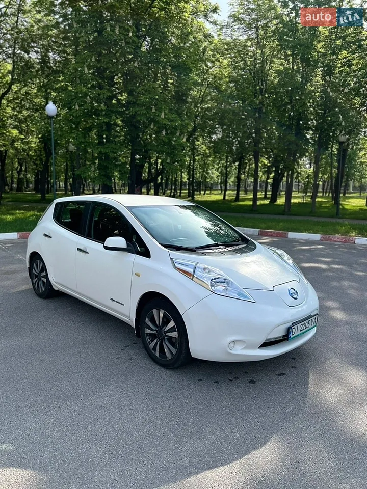2017 Nissan Leaf - мініатюра 12