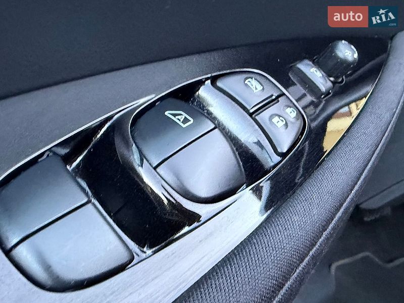 Хэтчбек Nissan Leaf 2019 в Львове