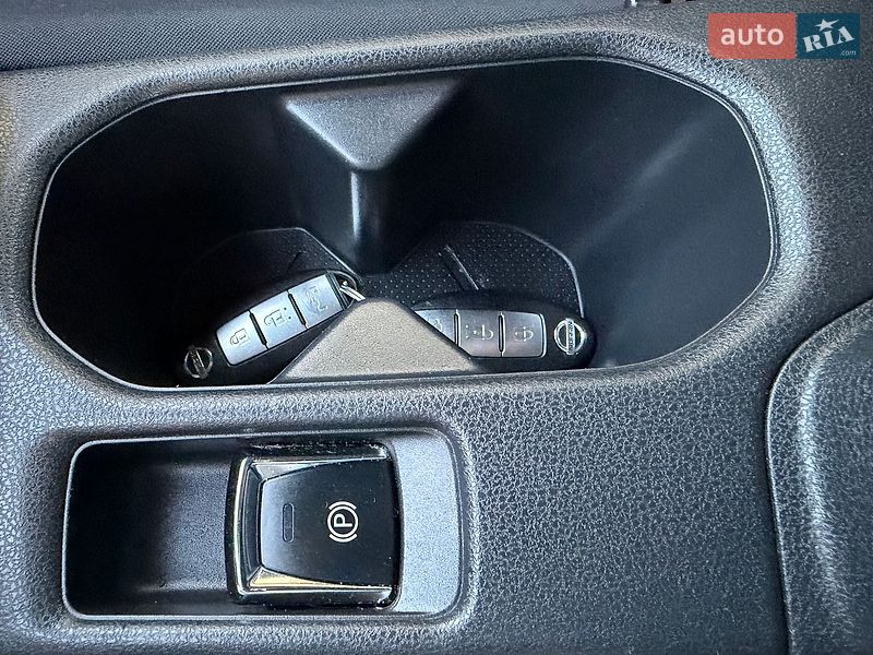 Хэтчбек Nissan Leaf 2019 в Львове