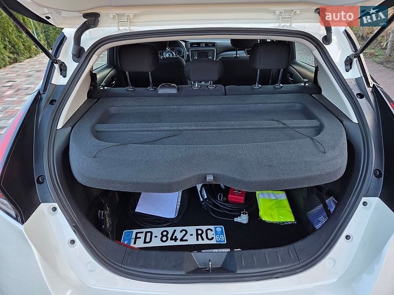 Хэтчбек Nissan Leaf 2019 в Черновцах