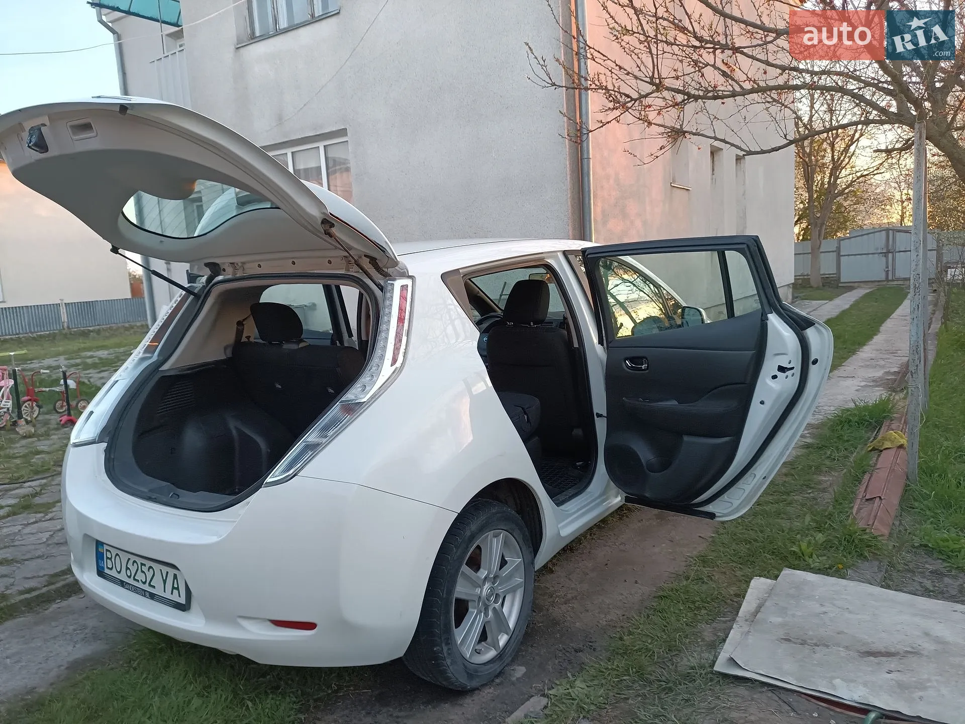 2013 Nissan Leaf - мініатюра 12