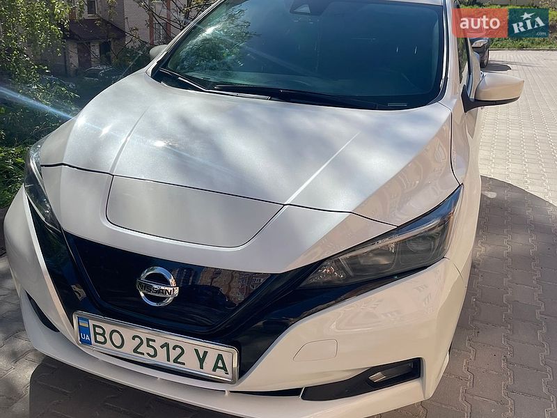 Хэтчбек Nissan Leaf 2021 в Тернополе