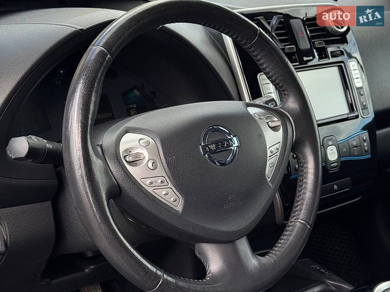 Хэтчбек Nissan Leaf 2015 в Стрые