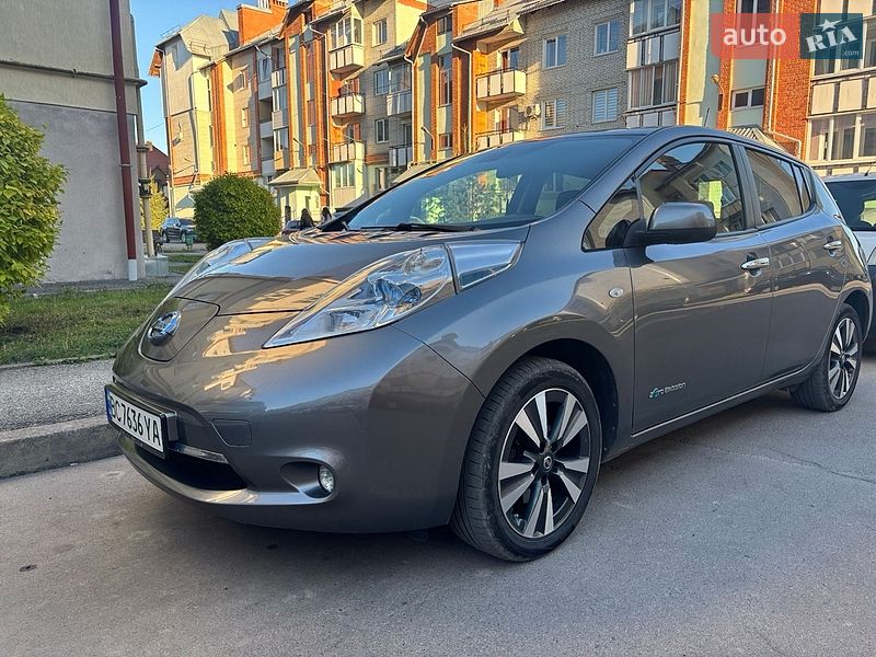 Хетчбек Nissan Leaf 2015 в Дрогобичі