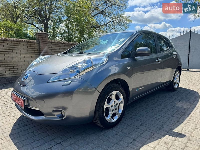 Хетчбек Nissan Leaf 2015 в Чернівцях
